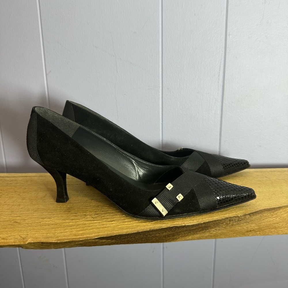 Elegant Black Suede and leather kitten Heels